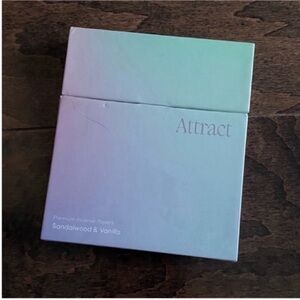 BNIB Attract Sandalwood & Vanilla Incense Papers